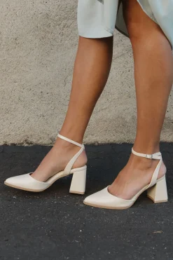 Oasis Society Princess Heels- White Hot
