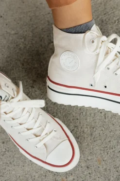 Victoria Wallen Sneakers-Crudo Fashion